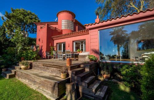 El Cuarton Villa | Stylish Villa in Tarifa with Stunning African Views