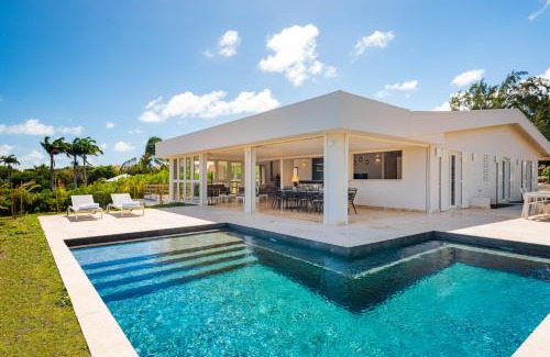 Le Vauclin Villa | Villa Pétronille: Private Pool & Ocean Views in Le François