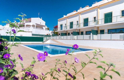 Retur House | Villa Pêonia: Guest Rated 10/10 with Pool and Spa Amenities