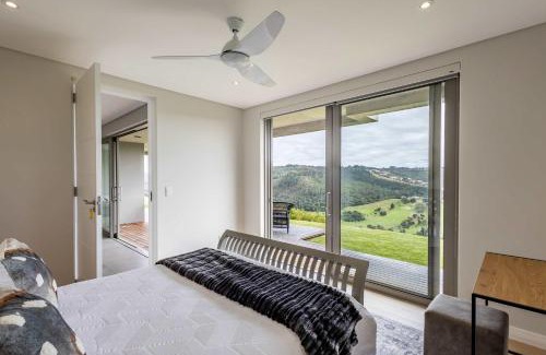 Brackenridge Private Residential Estate Villa | Villa Pacifico - 4BR Hilltop Lux Pool & View