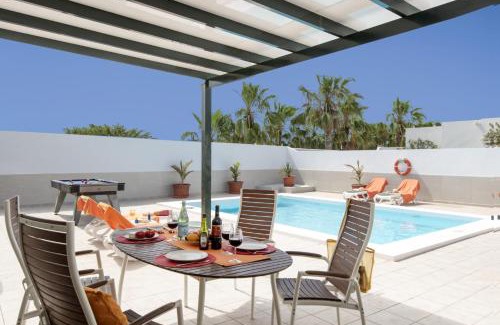 Matagorda Villa | Family-Friendly Villa Pacifico with Pool & 9/10 Guest Rating