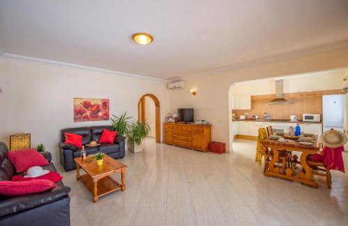 Matagorda Villa | Family-Friendly Villa Pacifico with Pool & 9/10 Guest Rating