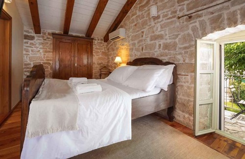 Vosteni House | Villa Pakich in Orbani