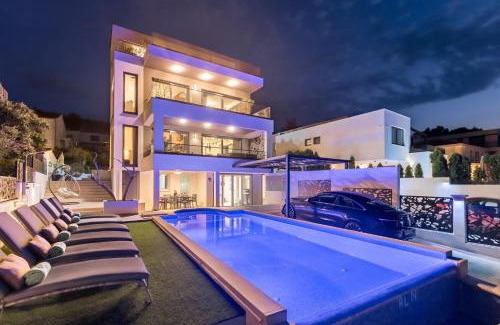 Okrug Villa | Elegant Villa Palace Al Nera: 5-Star Oceanfront Retreat