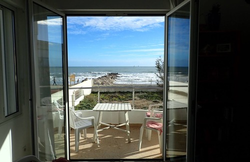 Palavas-les-Flots Villa | Villa, Palavas les flots, seaside, direct access to the beach, sleeps 6/7
