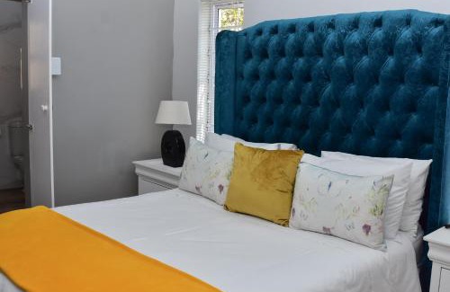 Grahamstown House | Relax at Villa Palesa Guesthouse with Hot Tub & Breakfast