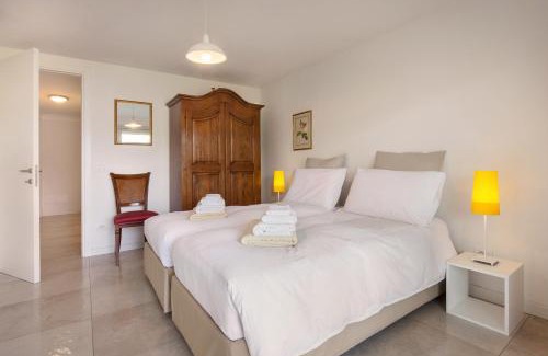 Torri del Benaco Villa | Relaxing Villa Palladini with Pool - Pet Friendly Getaway