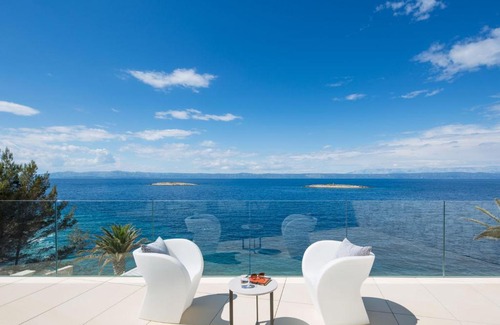 Blato Villa | Oceanfront Villa Palma: Family-Friendly Retreat with Pool