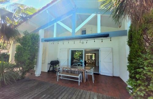 Vieux-Boucau-les-Bains House | Discover Villa Palma: Oceanfront Suites Near the Beach