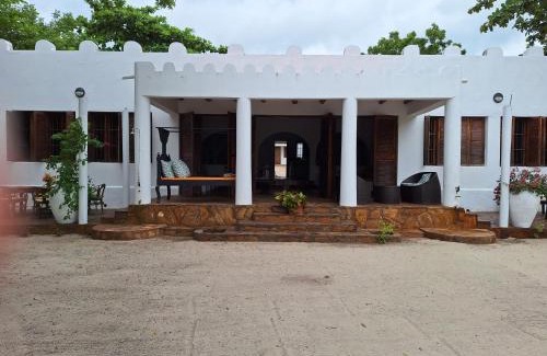 Pangani Villa | Experience Villa Palma: Oceanfront Retreat with Pet-Friendly Perks