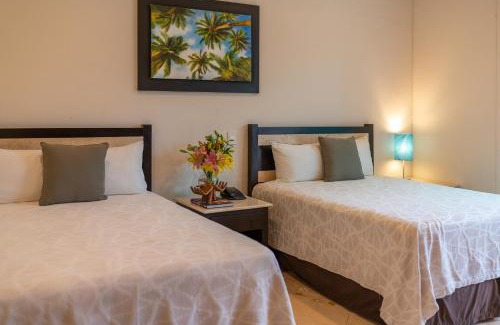 Alfredo V. Bonfil Hotel | Relax at Villa Palmeras: Family-Friendly with Pool & Breakfast
