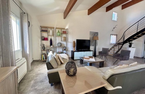 Colombiers House | Exclusive Villa PALOMA: Spa & Heated Pool Near Narbonne