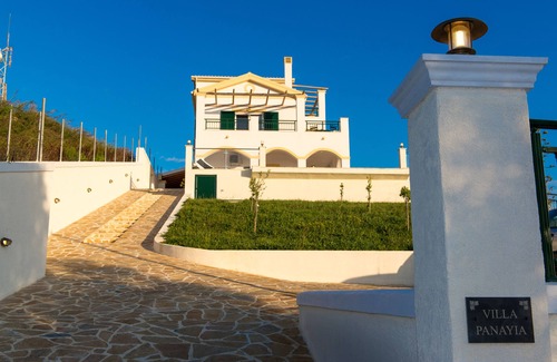 Arillas Villa | Villa Panayia: Private Villa with Pool & Breathtaking Views