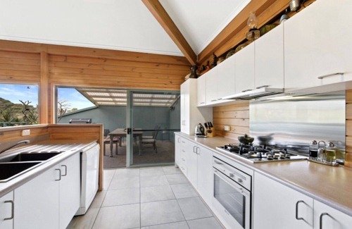 Patonga House | Top-Rated Villa Pandanus - Oceanfront Escape at Patonga Beach