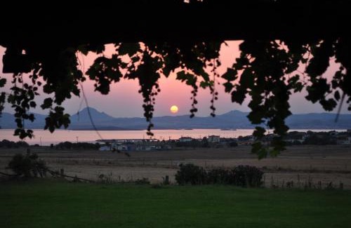 Moudros Apartment | Villa Panorama: Pet & Child Friendly Retreat, Rated 9/10