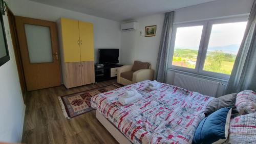 Binjezevo Villa | Elegant Villa Panorama Sarajevo - Family-Friendly & Accessible