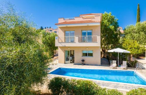 Droushia Villa | Villa Panorama Tria: Oceanfront Bliss with Pool & Top Ratings