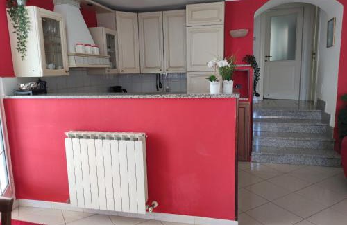 Imperia Villa | Villa Panoramica: Oceanfront Bliss with Hot Tub & Pool