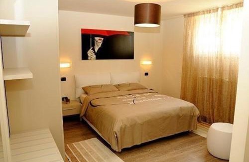 Pozzolengo House | Tranquil Holiday Home with Private Pool near Lake Garda