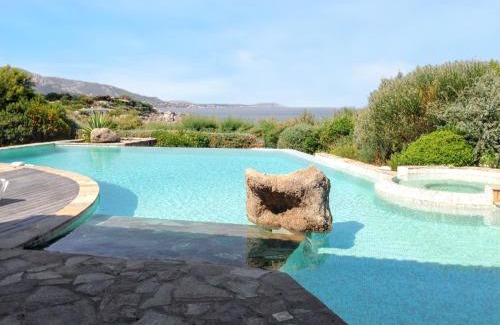 Marine de Davia Villa | Beachside Villa in Corbara with Private Pool and Jacuzzi