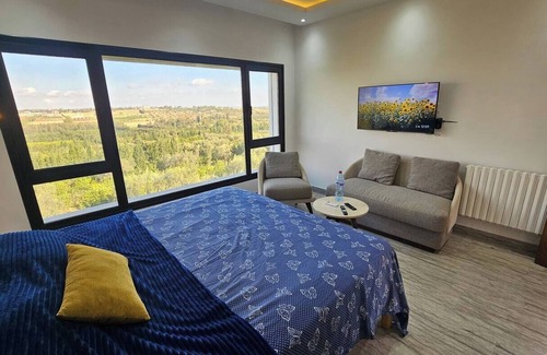 Nabeul Governorate Bed & Breakfast | Villa Panoramique: Pool & Jacuzzi & Forest Farmhouse