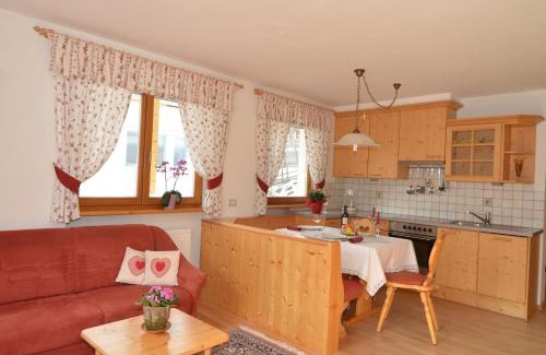 San Genesio Apartment | Exceptional Villa Paröis: Family-Friendly Getaway Awaits