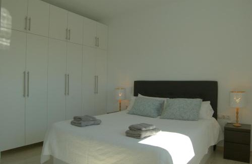 Vidreres Villa | Villa Paraíso: Oceanfront Bliss with Top Amenities