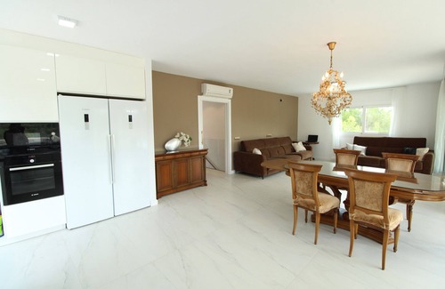 Sant Pere de Ribes Villa | Villa Paradise Playa: Family & Pet-Friendly Retreat Near Sitges