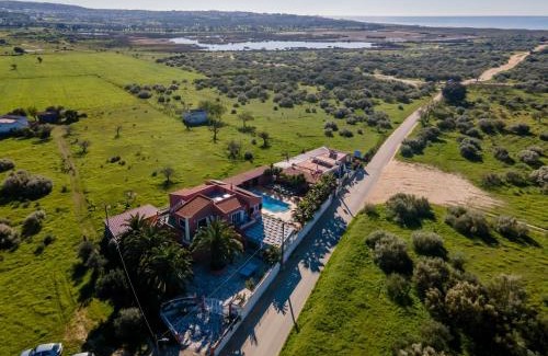 Armacao de Pera Villa | Villa Paradis - Complete Casa with Pool and Pet-Friendly Stay