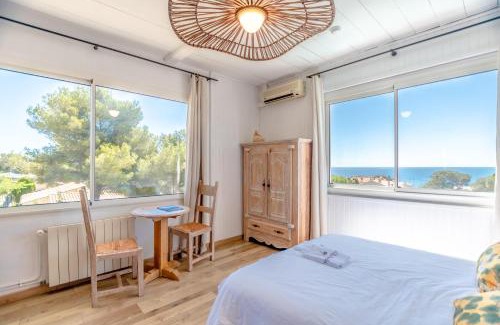 Les Issambres Hotel | Discover Villa Paradis: Oceanfront Retreat with Spa & Pool