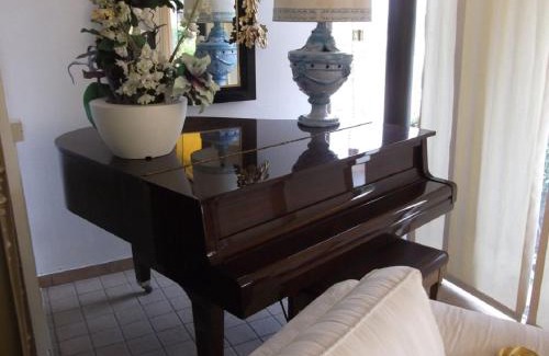 Polpenazze del Garda House | Villa Paradiso: Oceanfront Oasis with Spa and Hot Tub