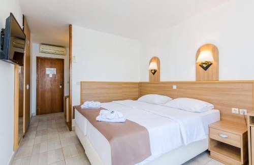 Stikovica Hotel | Relaxing Villa Paradiso 2: Beachfront Retreat with Pool