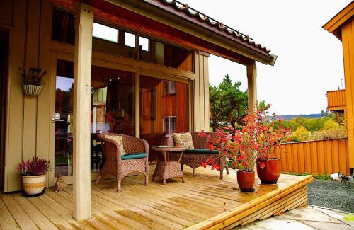 Trondheim Villa | Villa Paradiso, Cathedral View & Parking