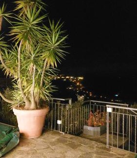 Camogli House | Villa Paradiso: Family-Friendly Retreat with 9/10 Guest Rating