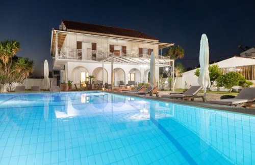 Roda Villa | Villa Paradiso: Beachside Oasis with Pool & Lush Gardens