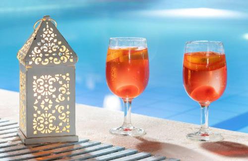 Roda Villa | Villa Paradiso: Beachside Oasis with Pool & Lush Gardens