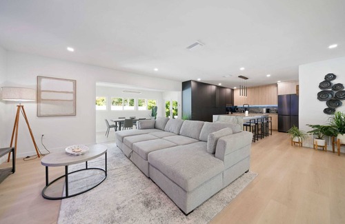 Biscayne Park Villa | Discover New Villa Paradiso, Steps from Miami Beach