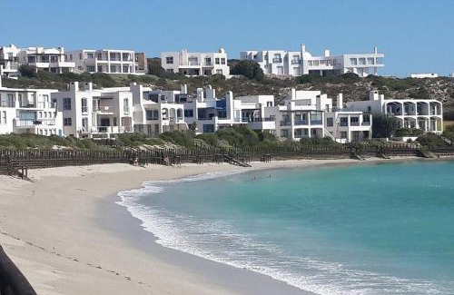 Paradise Beach House | Villa Paradiso: Ocean View & Private Beach Escape Awaits