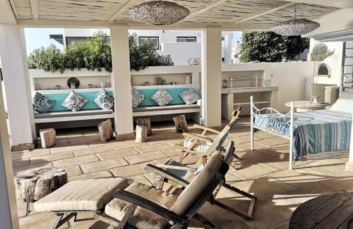 Paradise Beach House | Villa Paradiso: Ocean View & Private Beach Escape Awaits