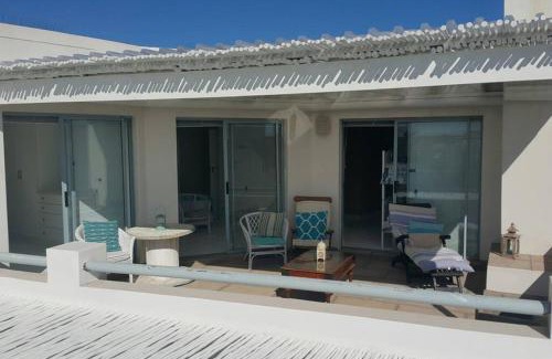 Paradise Beach House | Villa Paradiso: Ocean View & Private Beach Escape Awaits