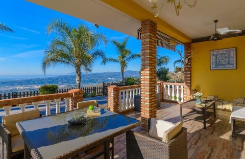 Arenas Villa | Relax at Villa Paraiso Arenas with Pool & Family Amenities
