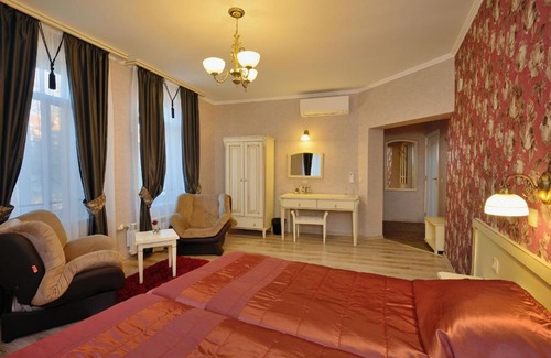 Hisarja Hotel | Discover Villa Paris: Top-Rated Hotel with Hot Tub Access