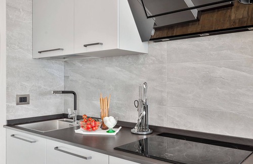 Lerici House | Elegant Villa Retreat with Pool, Jacuzzi & Pet Friendly