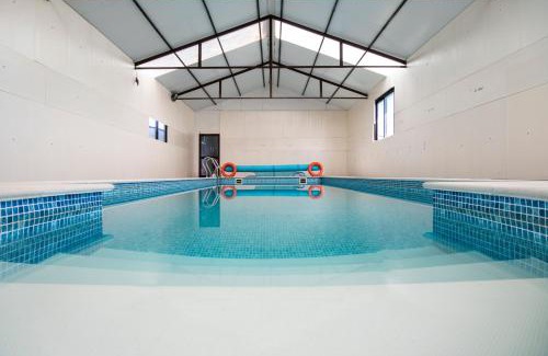 Chipiona House | Villa Pastrana: Ideal Getaway with Pool & Pet-Friendly Amenities