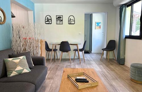 Seignosse House | Cozy Villa with Private Terrace, Steps from the Ocean