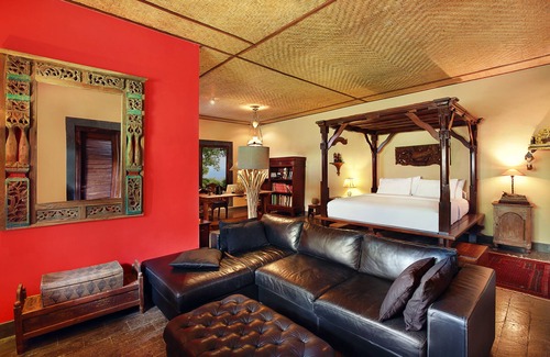 Kayu Putih House | Discover Villa Patria: Family-Friendly with Pool & Dining
