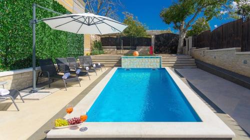 Pazin House | Inviting Istrian Villa Patrick with Pool & Child-Friendly Amenities