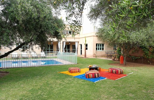 Ouled Moumen Villa | Villa Pauline: Relaxing Retreat with Private Pool & Spa