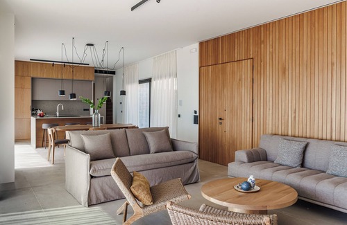 Evgiros Villa | Villa Pefko: Forest retreat near top beaches – private & serene