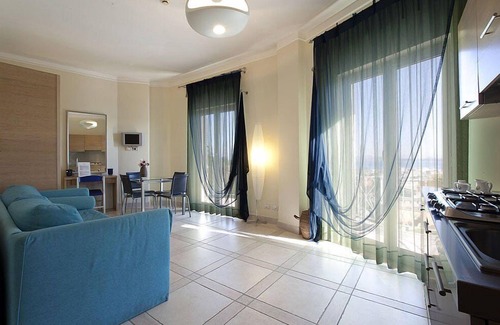 Ischia Porto House | Villa Peonia A: Sunlit Apartment with Free Wi-Fi & Breakfast